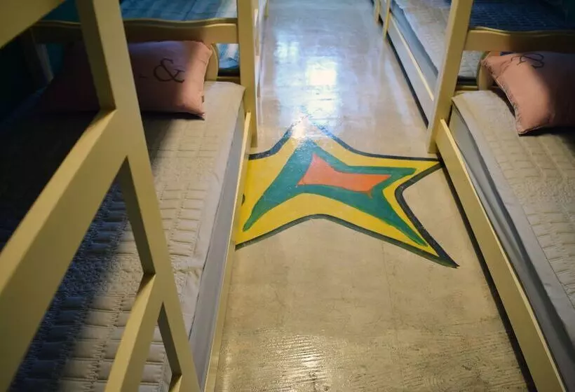 Sumsum Guest House   Hostel