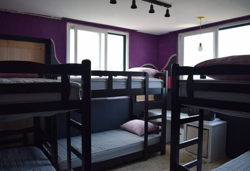 Sumsum Guest House   Hostel