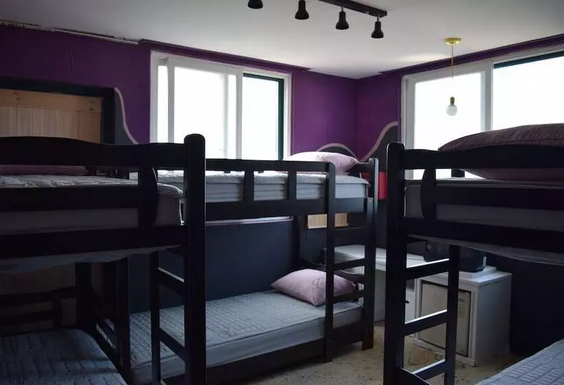 Sumsum Guest House   Hostel