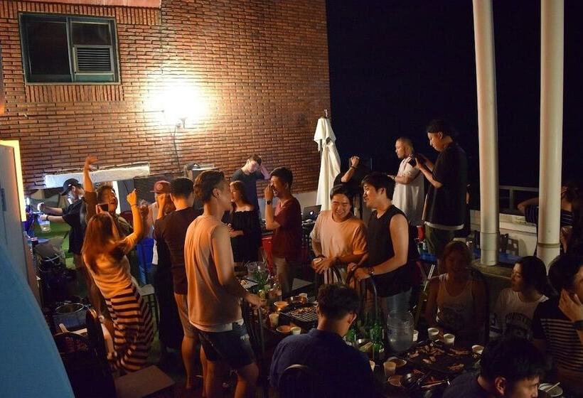 Sumsum Guest House   Hostel