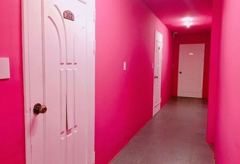 Sumsum Guest House   Hostel