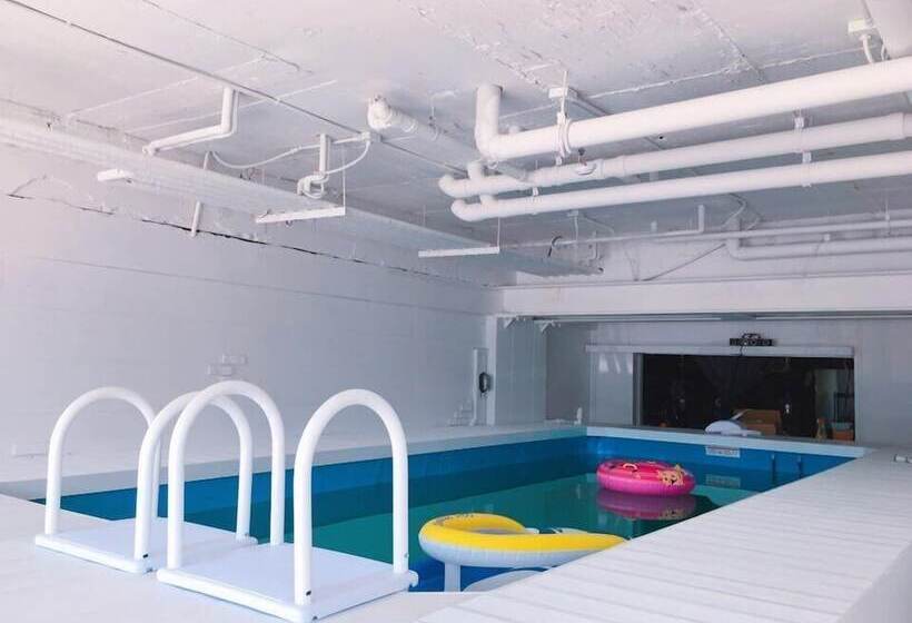 Sumsum Guest House   Hostel