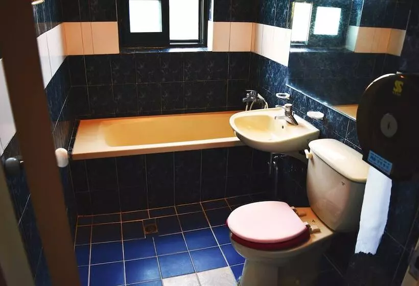 Sumsum Guest House   Hostel
