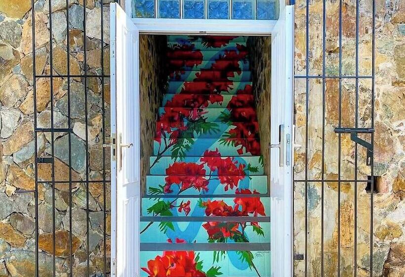 The Mary Anne Boutique Hotel Usvi