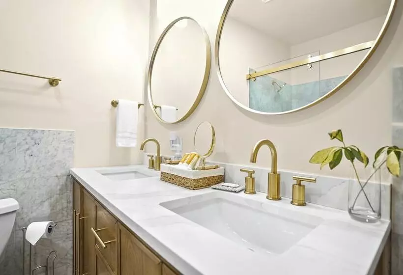 The Mary Anne Boutique Hotel Usvi