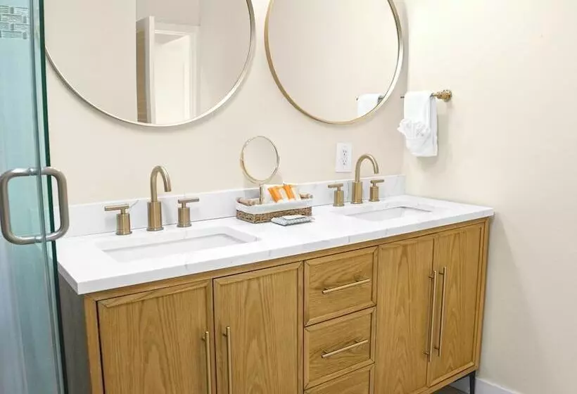 The Mary Anne Boutique Hotel Usvi