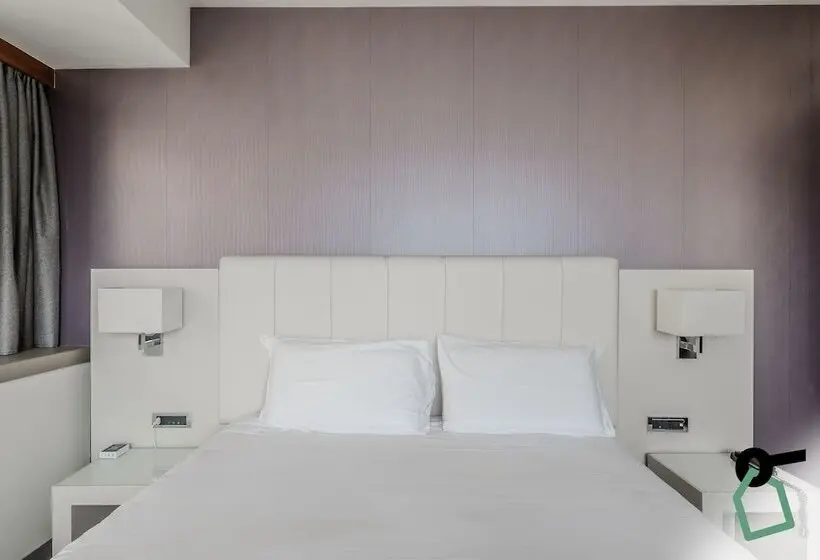 هتل Hotiday Room Collection   Trapani