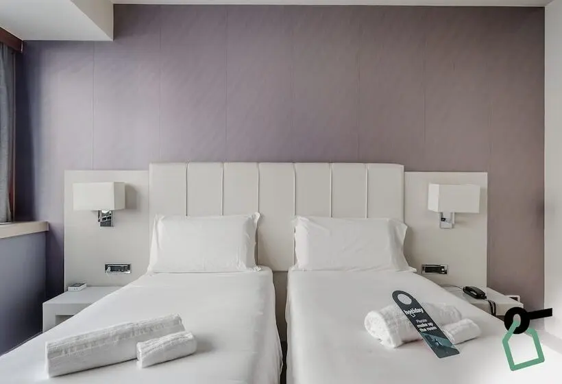 هتل Hotiday Room Collection   Trapani