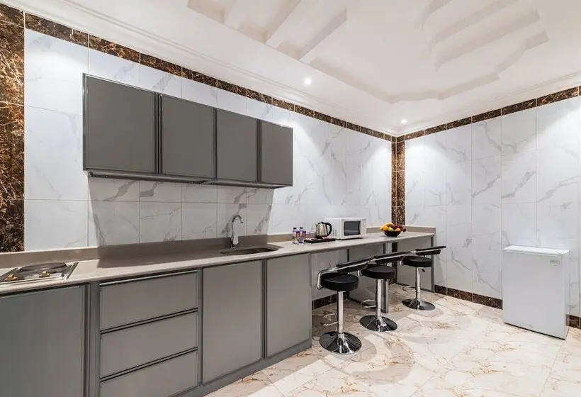 Al Qasr Hotel Suites  Al Tahlia District