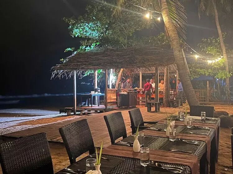 Hotelli Margosa Bay
