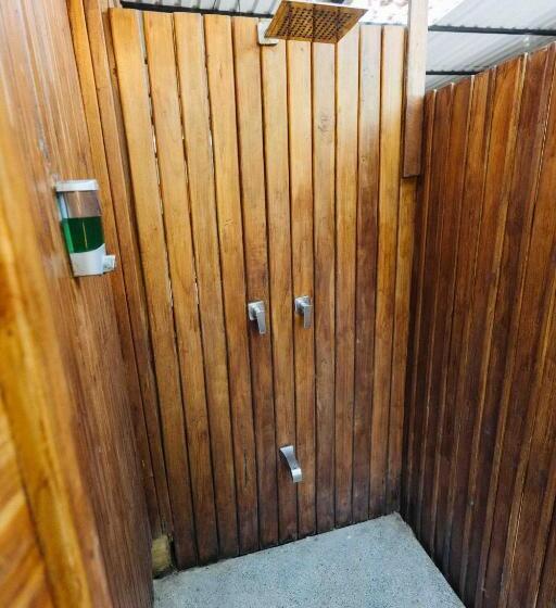 호스텔 Zeneidas Surf Garden