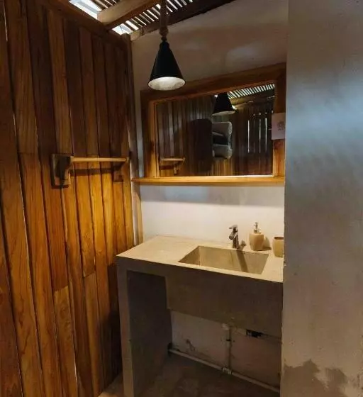 Retkeilymaja Zeneidas Surf Garden