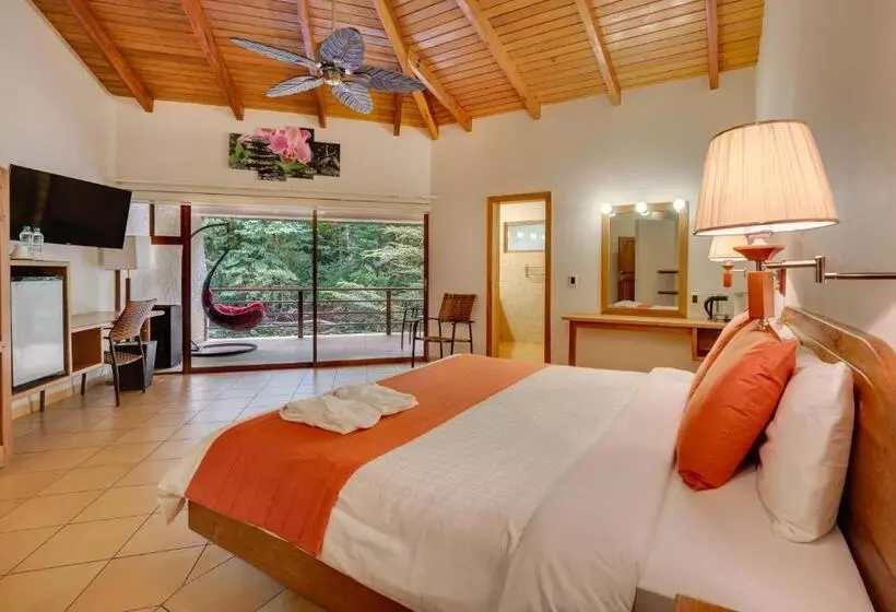 Arahuana Jungle Resort & Spa