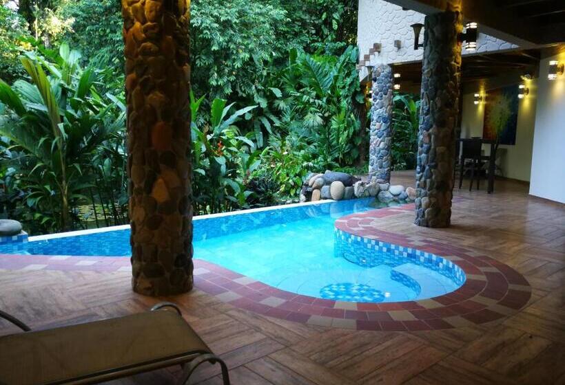 Arahuana Jungle Resort & Spa