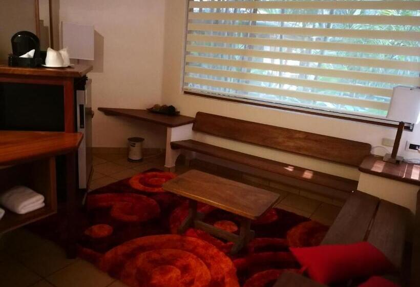 Arahuana Jungle Resort & Spa