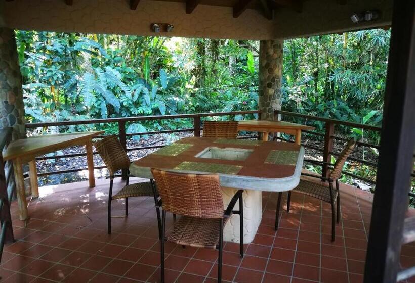 Arahuana Jungle Resort & Spa