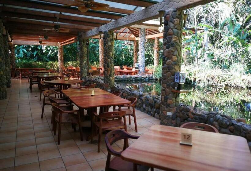 Arahuana Jungle Resort & Spa