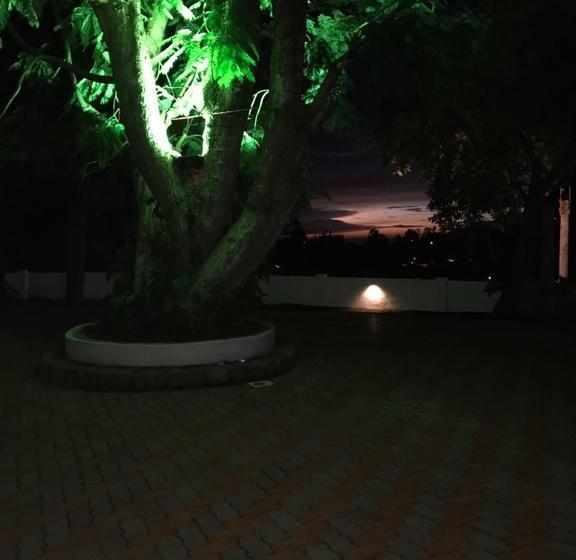 בית מלון כפרי Lakshmi Holiday Inn