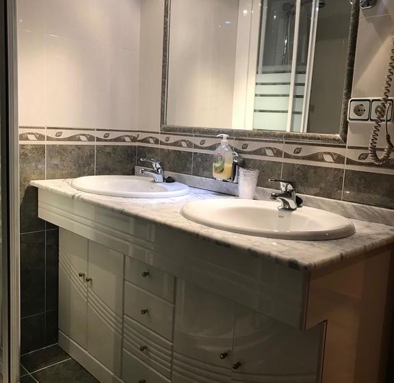 ホテル Los Leones, El Más Cercano A Warner