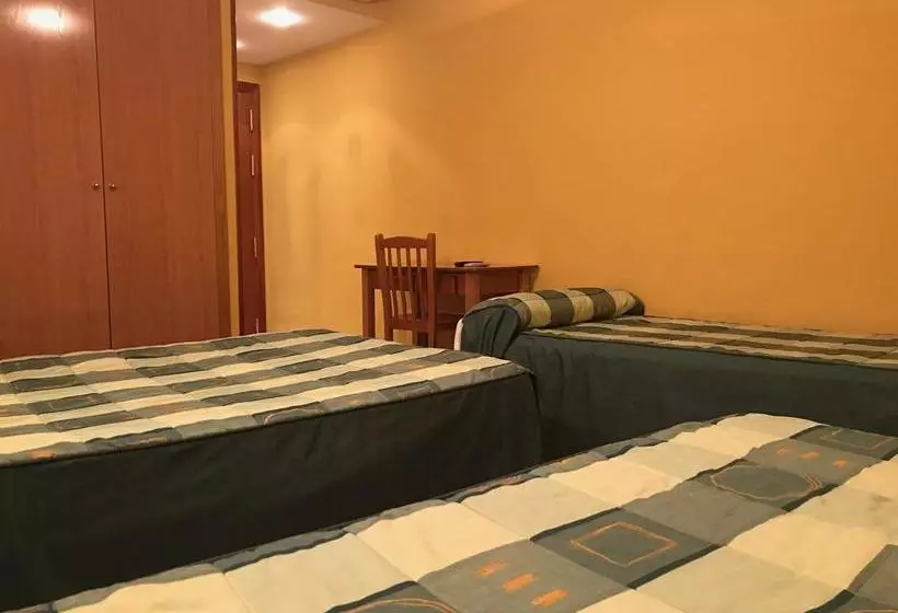 Hotelli Los Leones, El Más Cercano A Warner