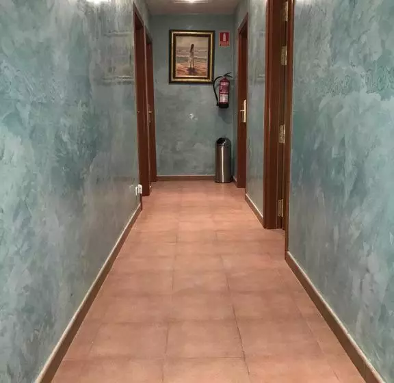 Hotelli Los Leones, El Más Cercano A Warner