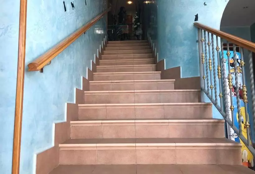 Hotelli Los Leones, El Más Cercano A Warner