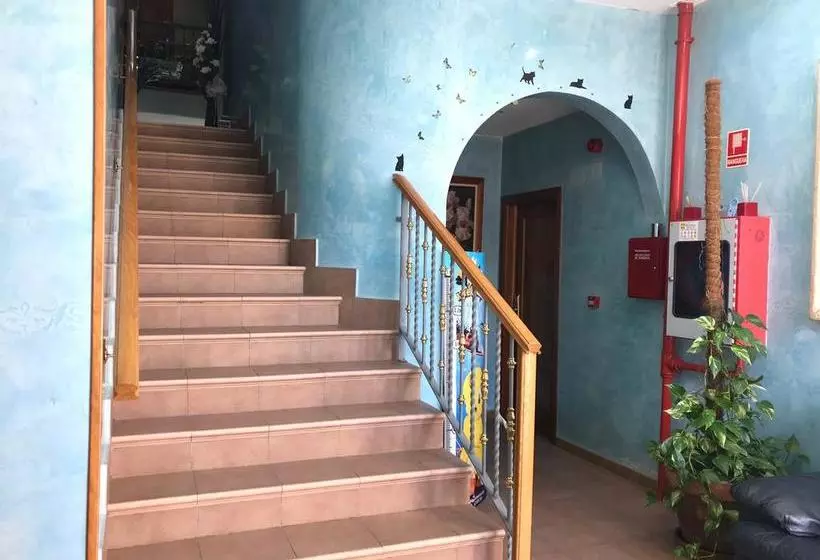 Hotelli Los Leones, El Más Cercano A Warner