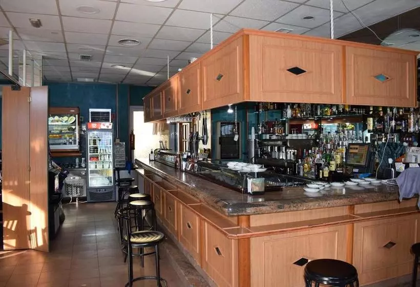 Hotelli Los Leones, El Más Cercano A Warner