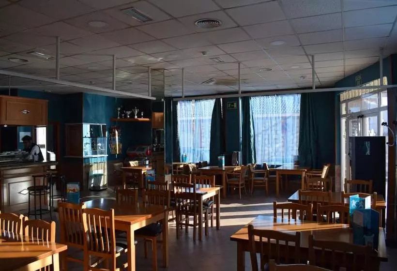 Hotelli Los Leones, El Más Cercano A Warner