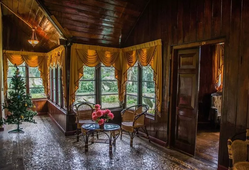 ホテル Royal Majesty Bungalow