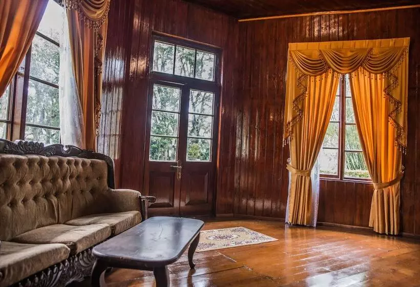 ホテル Royal Majesty Bungalow