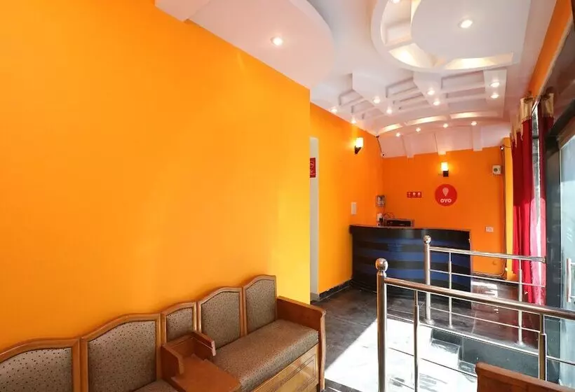 Oyo 9847 Hotel Blue Empire