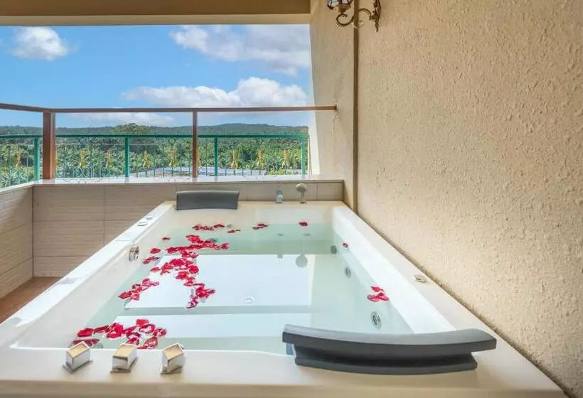 Tasik Villa International Resort