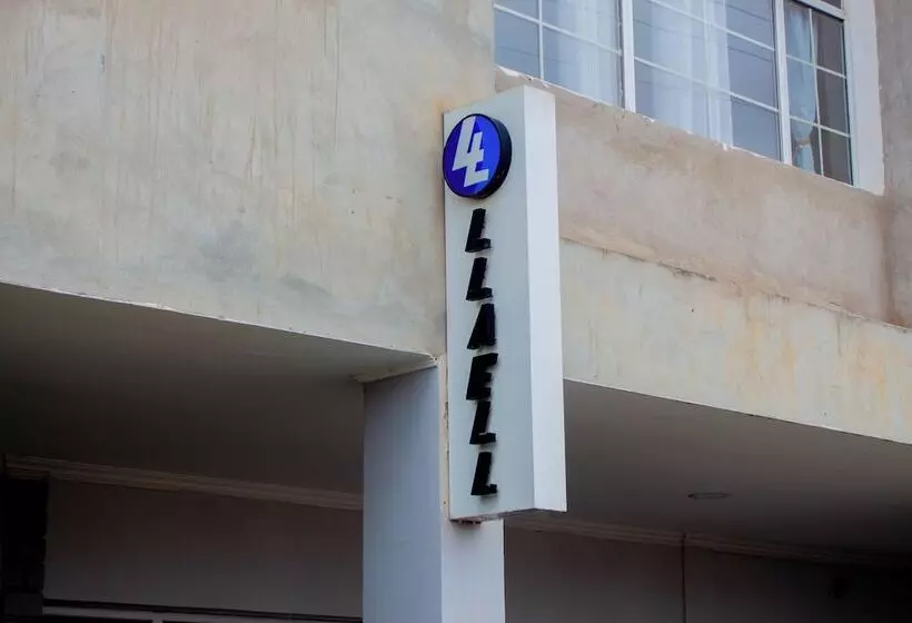 هتل Llaell