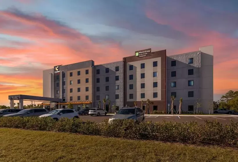 Hotelli Comfort Suites Fort Myers East I 75