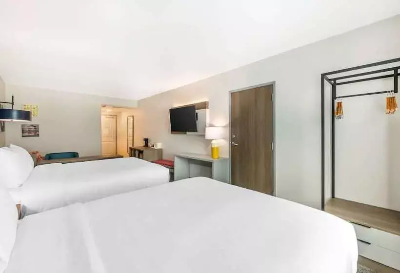 Hotelli Comfort Suites Fort Myers East I 75