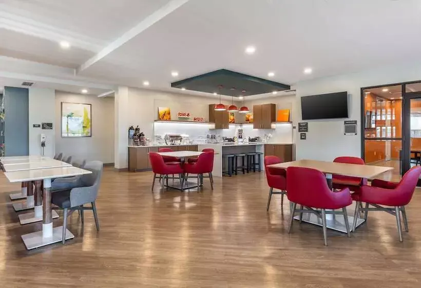 Hotelli Comfort Suites Fort Myers East I 75