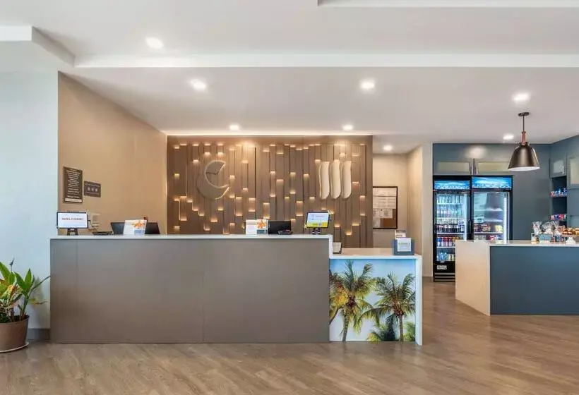 Hotelli Comfort Suites Fort Myers East I 75