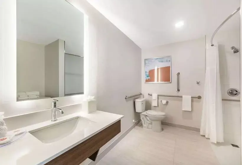 Hotelli Comfort Suites Fort Myers East I 75