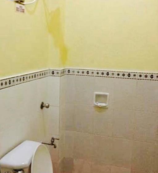 הוסטל Charlie S Point Ocean Wave Resort