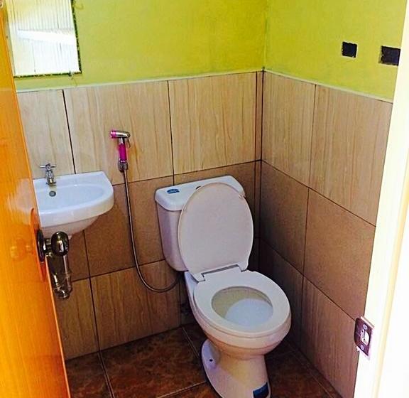 הוסטל Charlie S Point Ocean Wave Resort