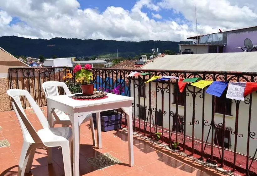 هاستل Hostal La Isla