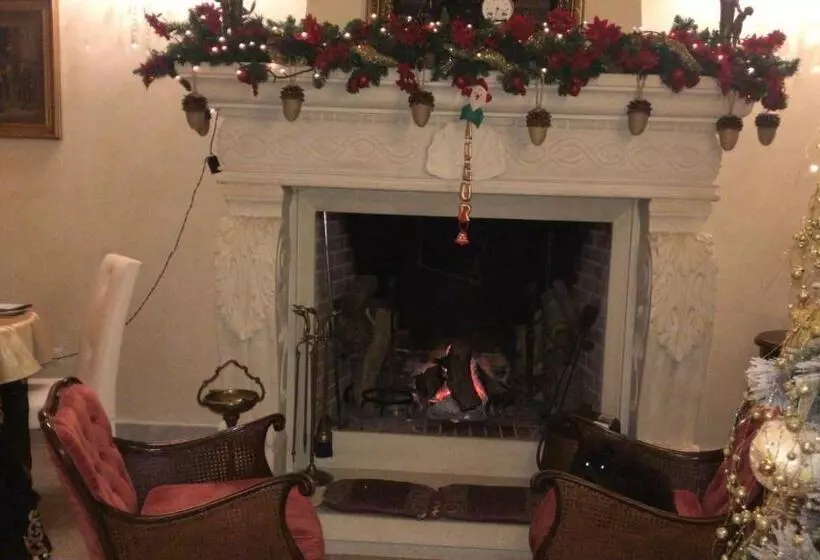 Aamiaismajoitus (B&B) La Dimora Delle Rondini