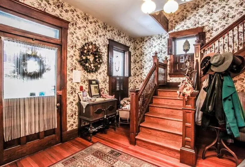 Hollerstown Hill Bed And Breakfast