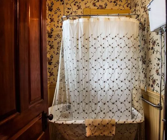 Hollerstown Hill Bed And Breakfast