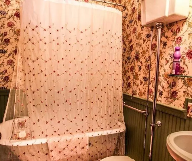 Hollerstown Hill Bed And Breakfast