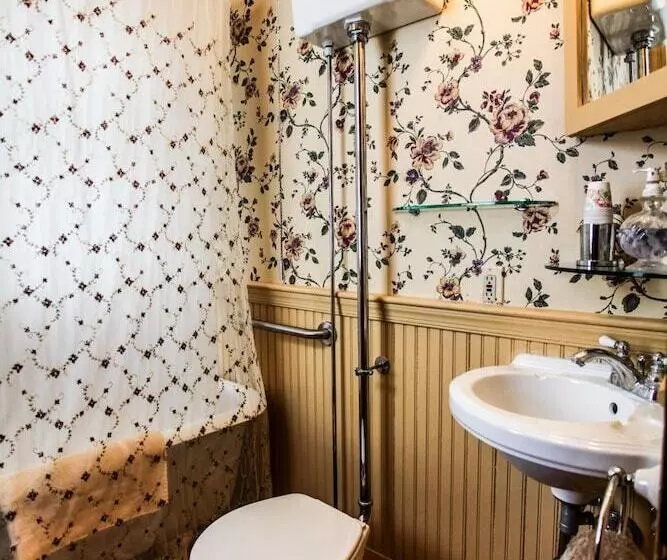 Hollerstown Hill Bed And Breakfast