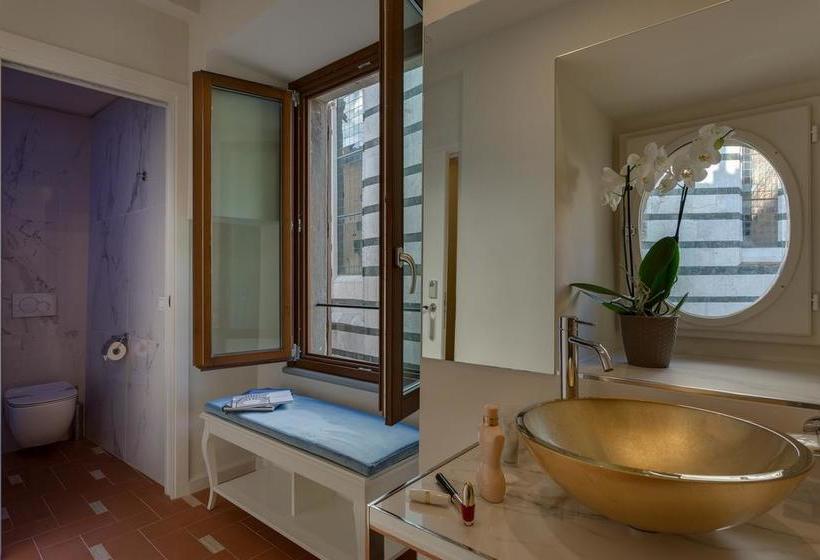 هتل Battistero Residenza D Epoca