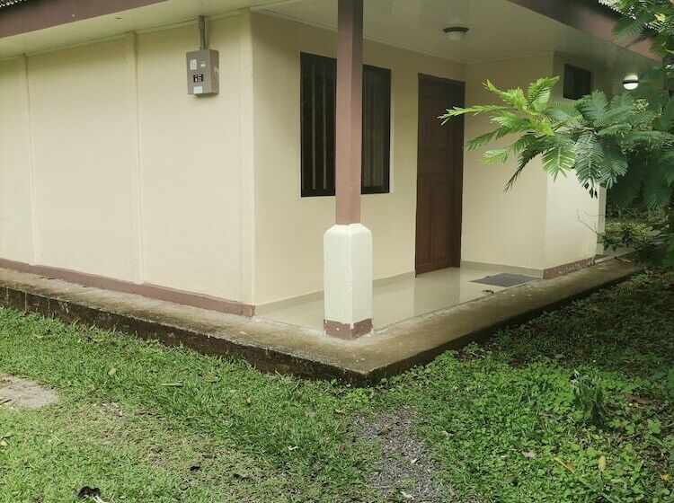 هتل Cabinas Vista Miravalles