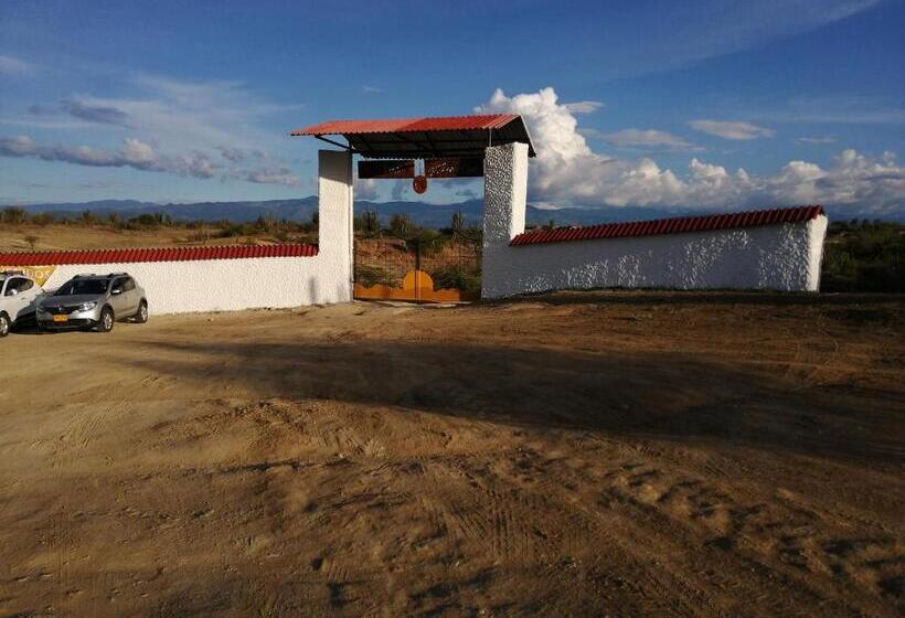 هتل El Peñon De Constantino   Tatacoa